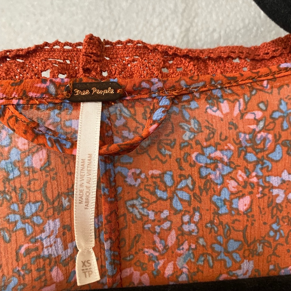 Free People - Picture 2 of 3